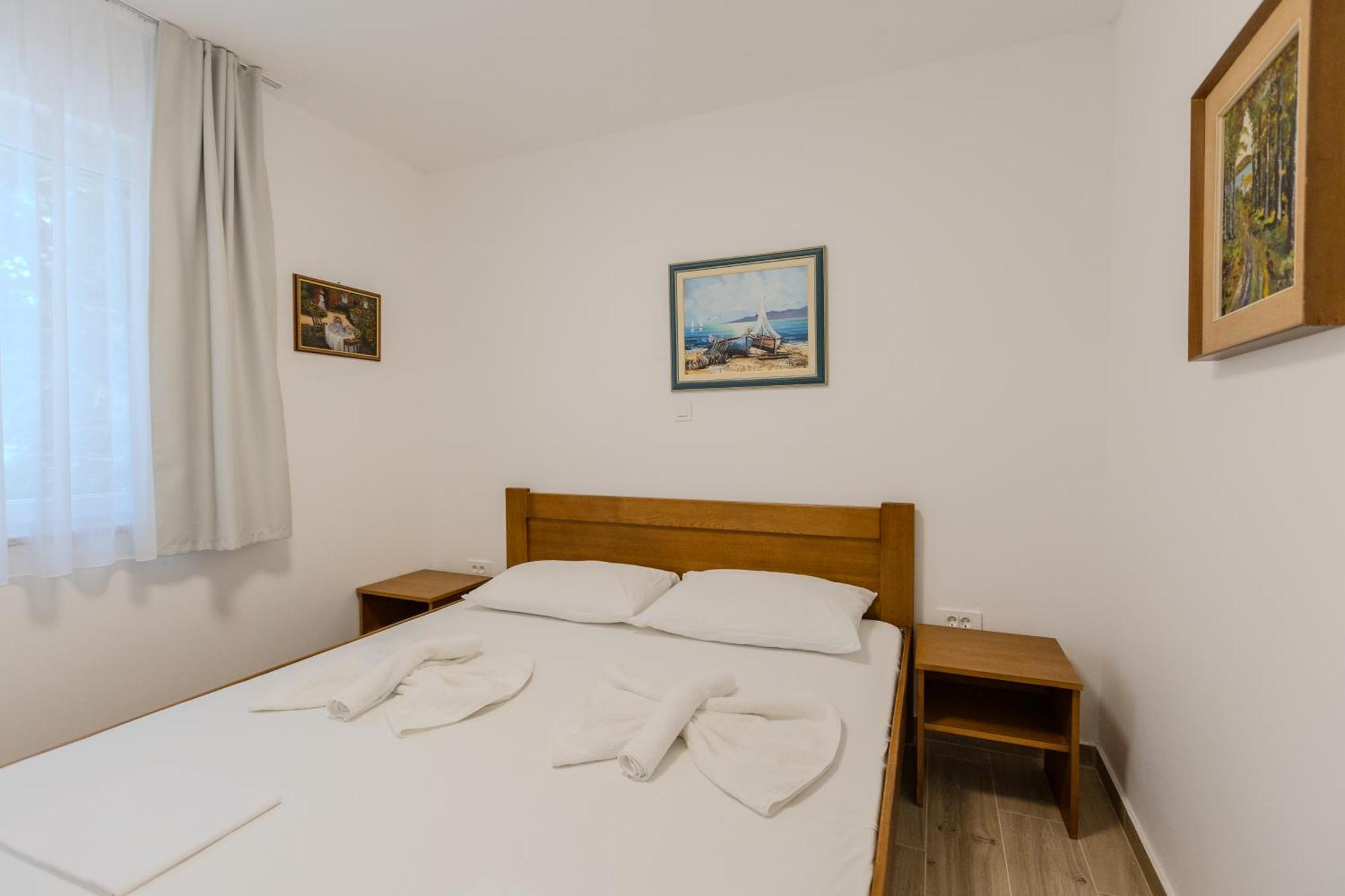 פריבלאקה Apartments Lorena מראה חיצוני תמונה