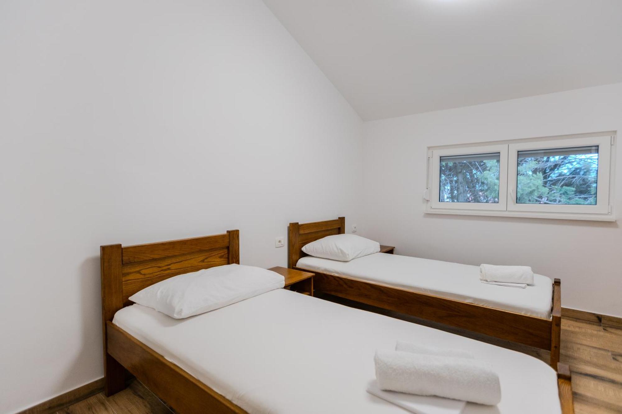 פריבלאקה Apartments Lorena מראה חיצוני תמונה