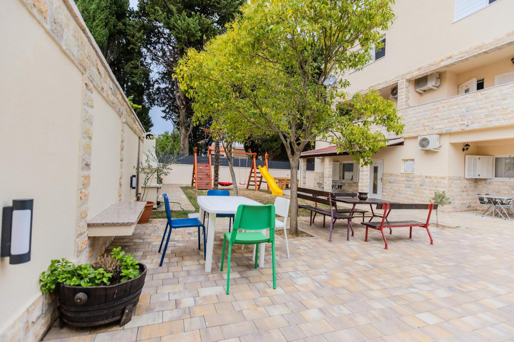 פריבלאקה Apartments Lorena מראה חיצוני תמונה
