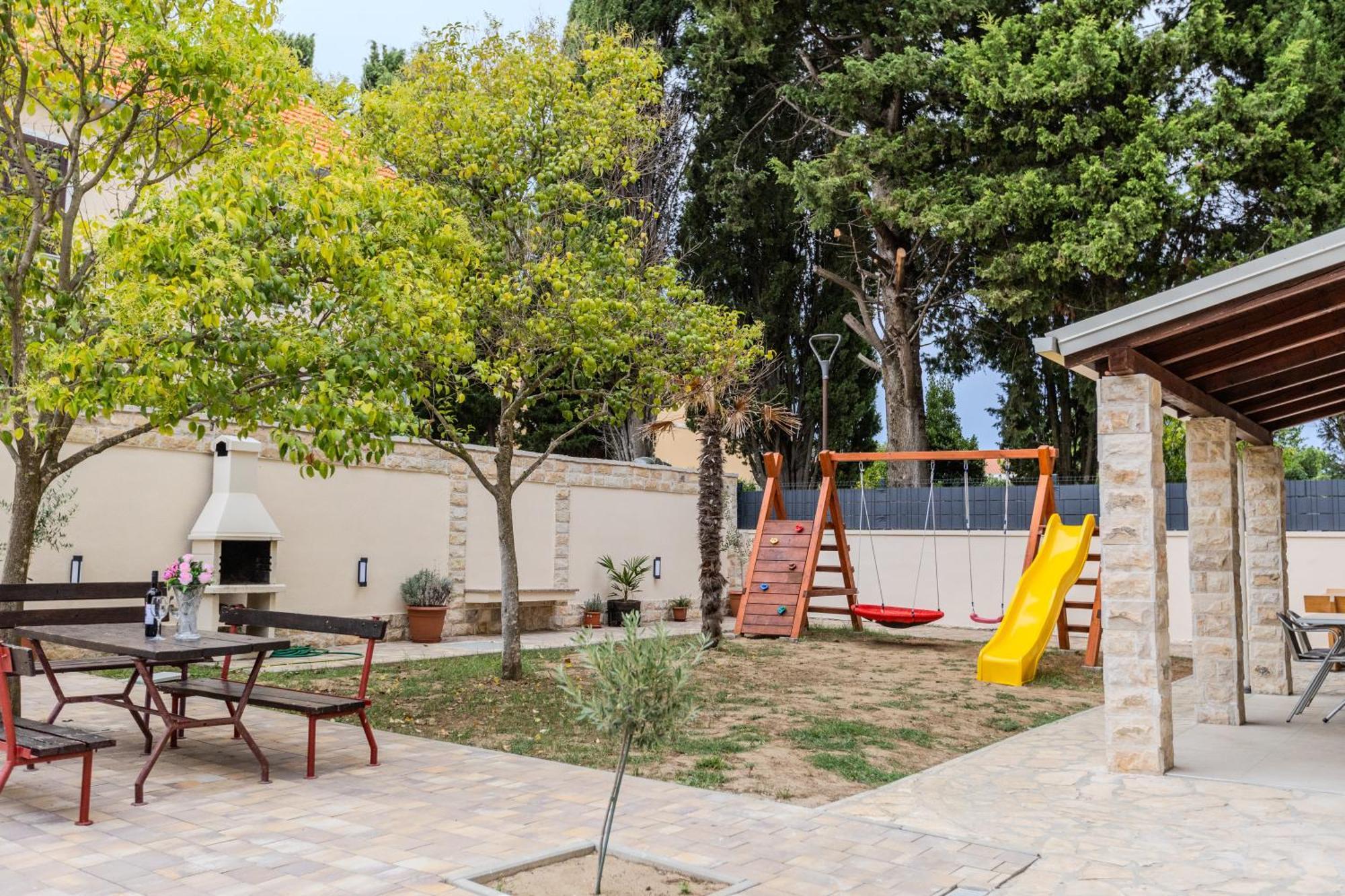 פריבלאקה Apartments Lorena מראה חיצוני תמונה