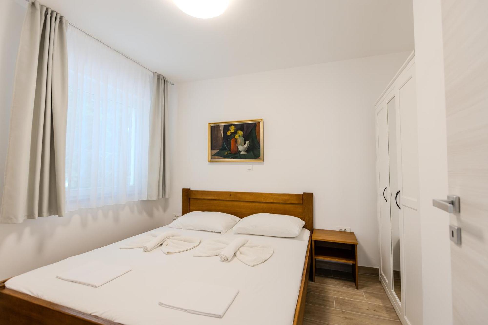 פריבלאקה Apartments Lorena מראה חיצוני תמונה