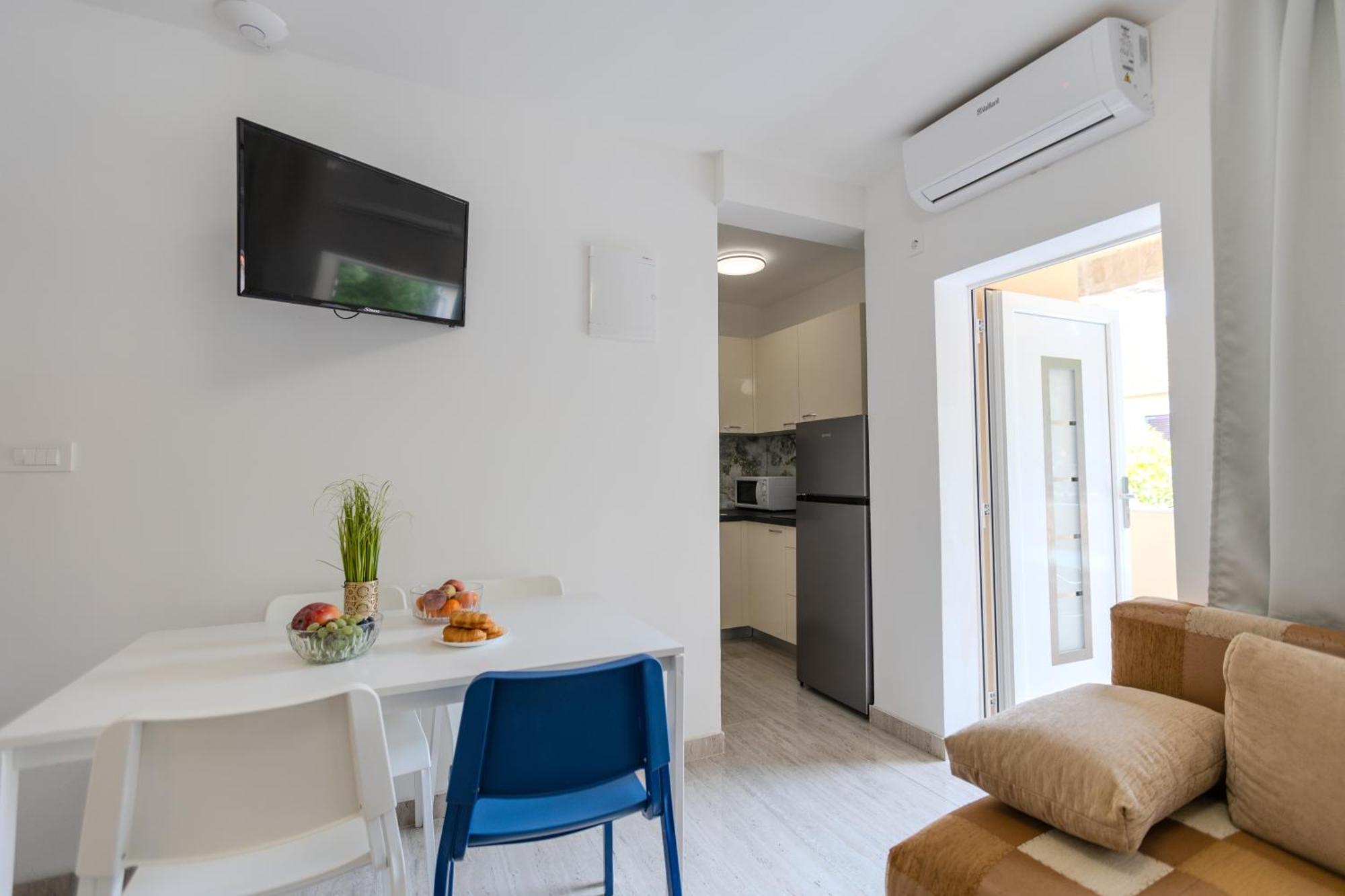 פריבלאקה Apartments Lorena מראה חיצוני תמונה