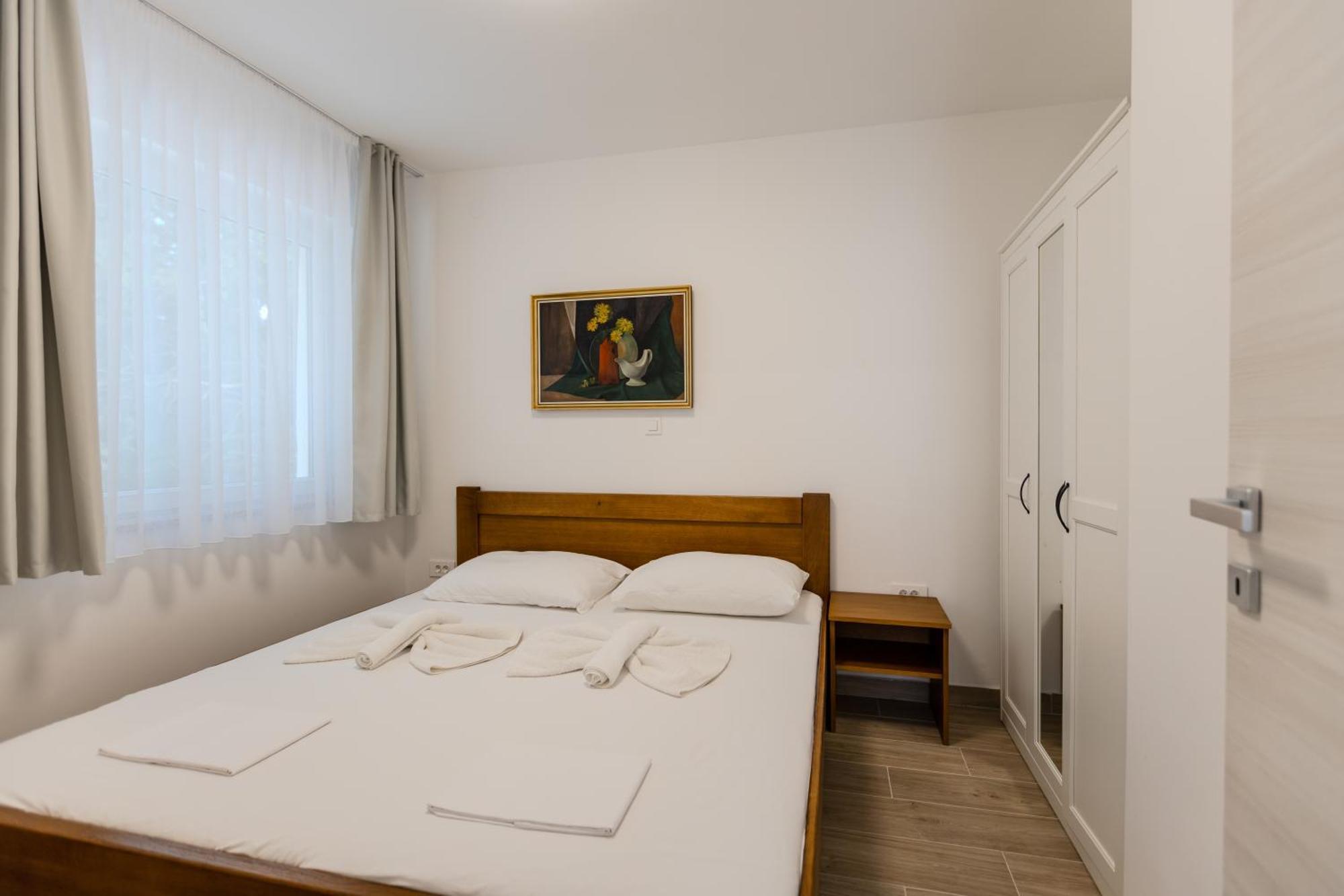 פריבלאקה Apartments Lorena מראה חיצוני תמונה