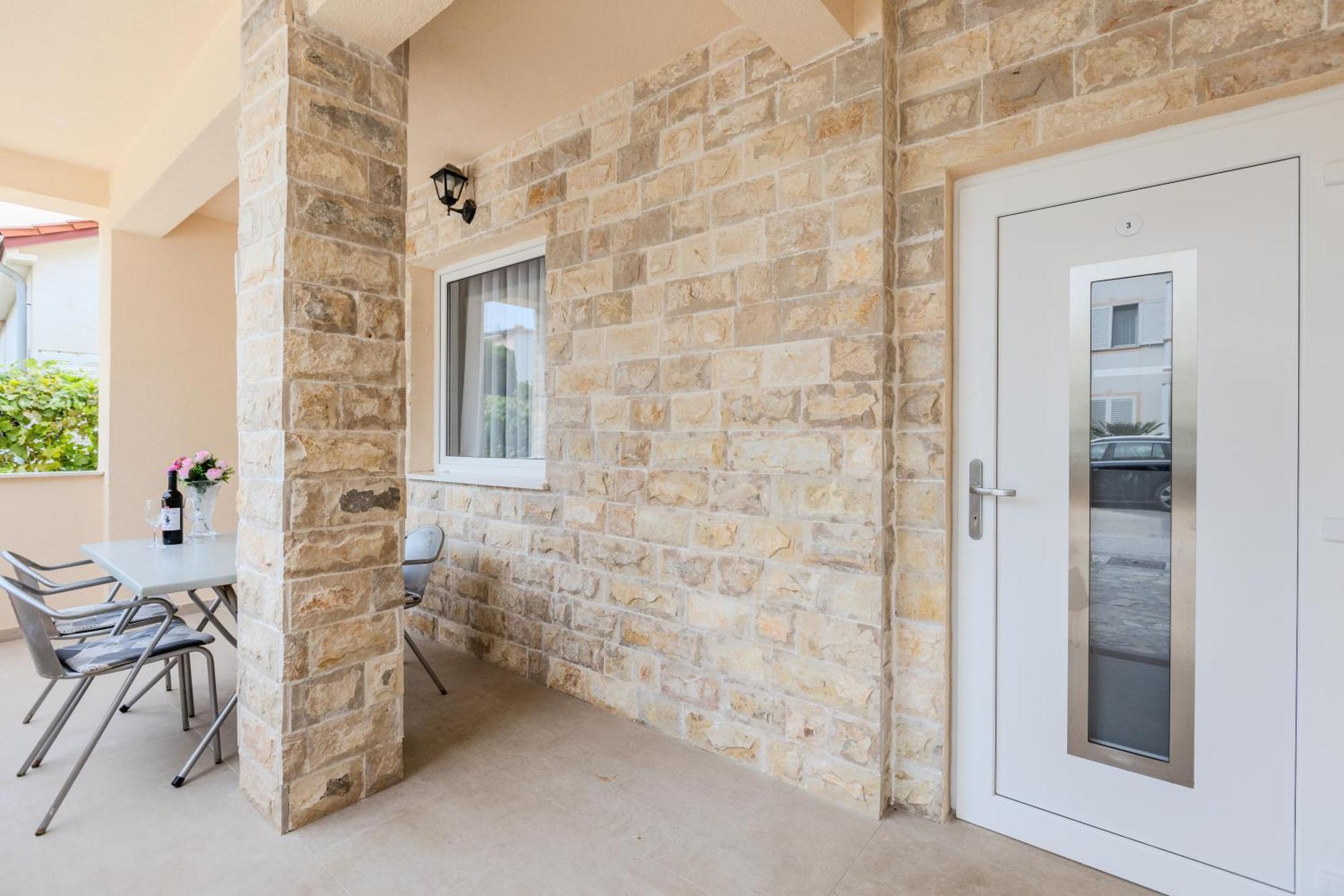 פריבלאקה Apartments Lorena מראה חיצוני תמונה