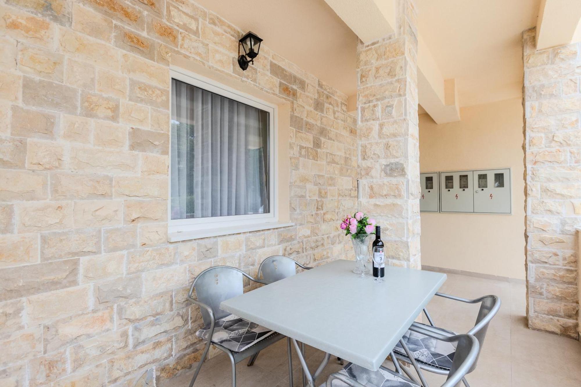 פריבלאקה Apartments Lorena מראה חיצוני תמונה