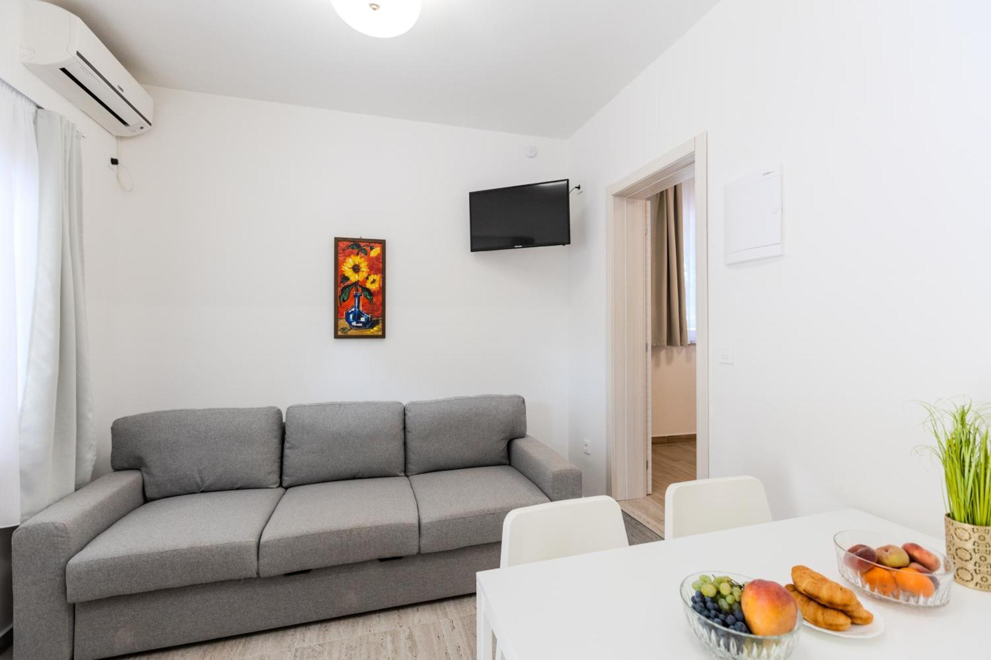 פריבלאקה Apartments Lorena מראה חיצוני תמונה