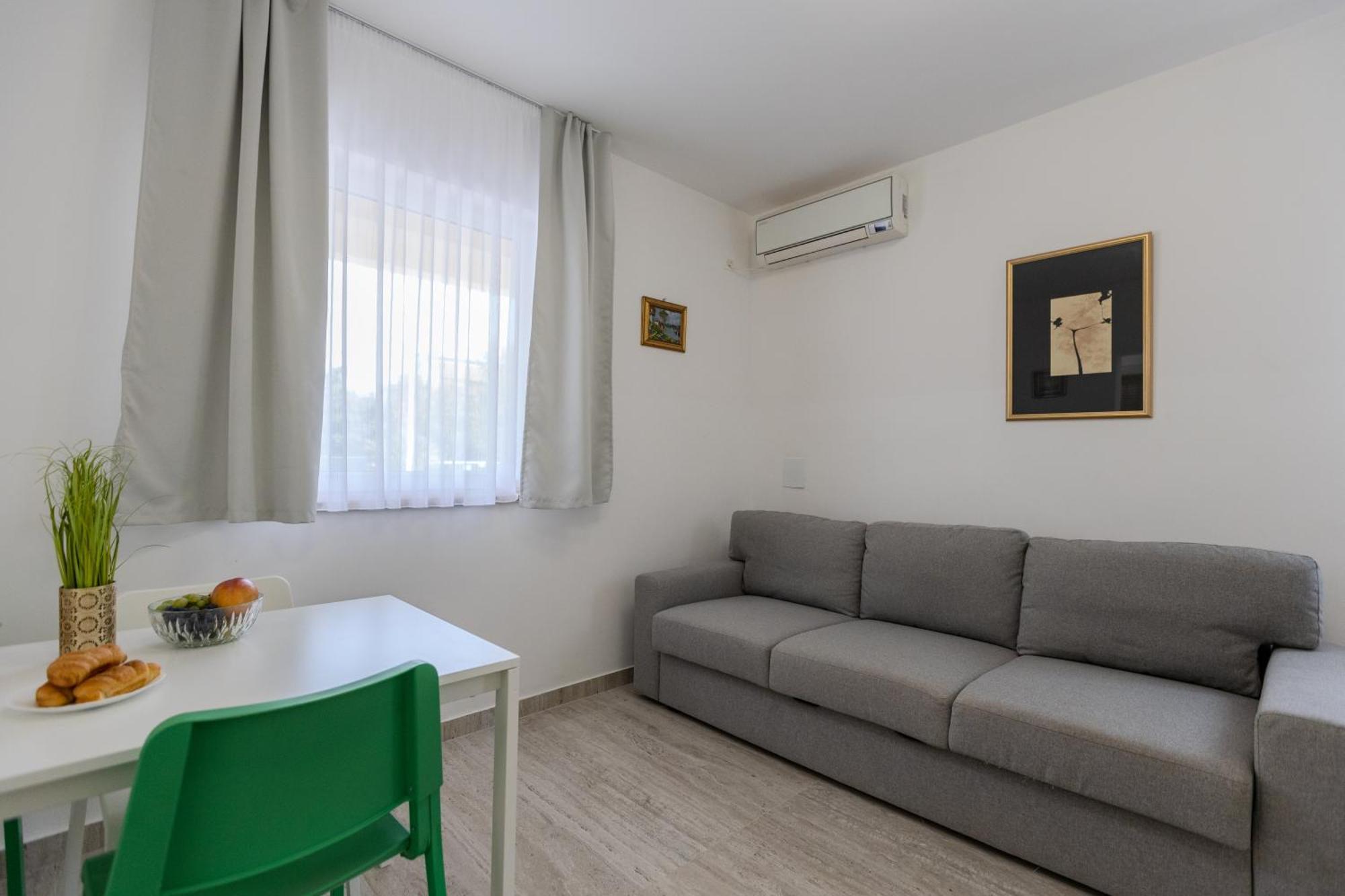 פריבלאקה Apartments Lorena מראה חיצוני תמונה