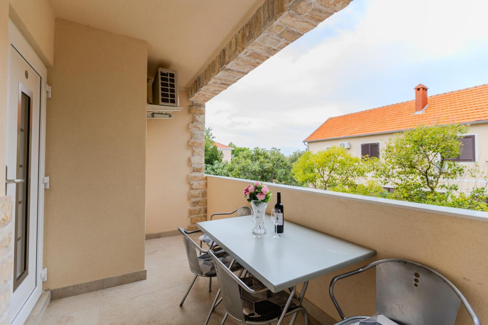 פריבלאקה Apartments Lorena מראה חיצוני תמונה